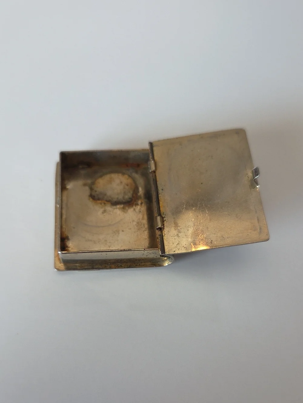 Vintage locket keychain